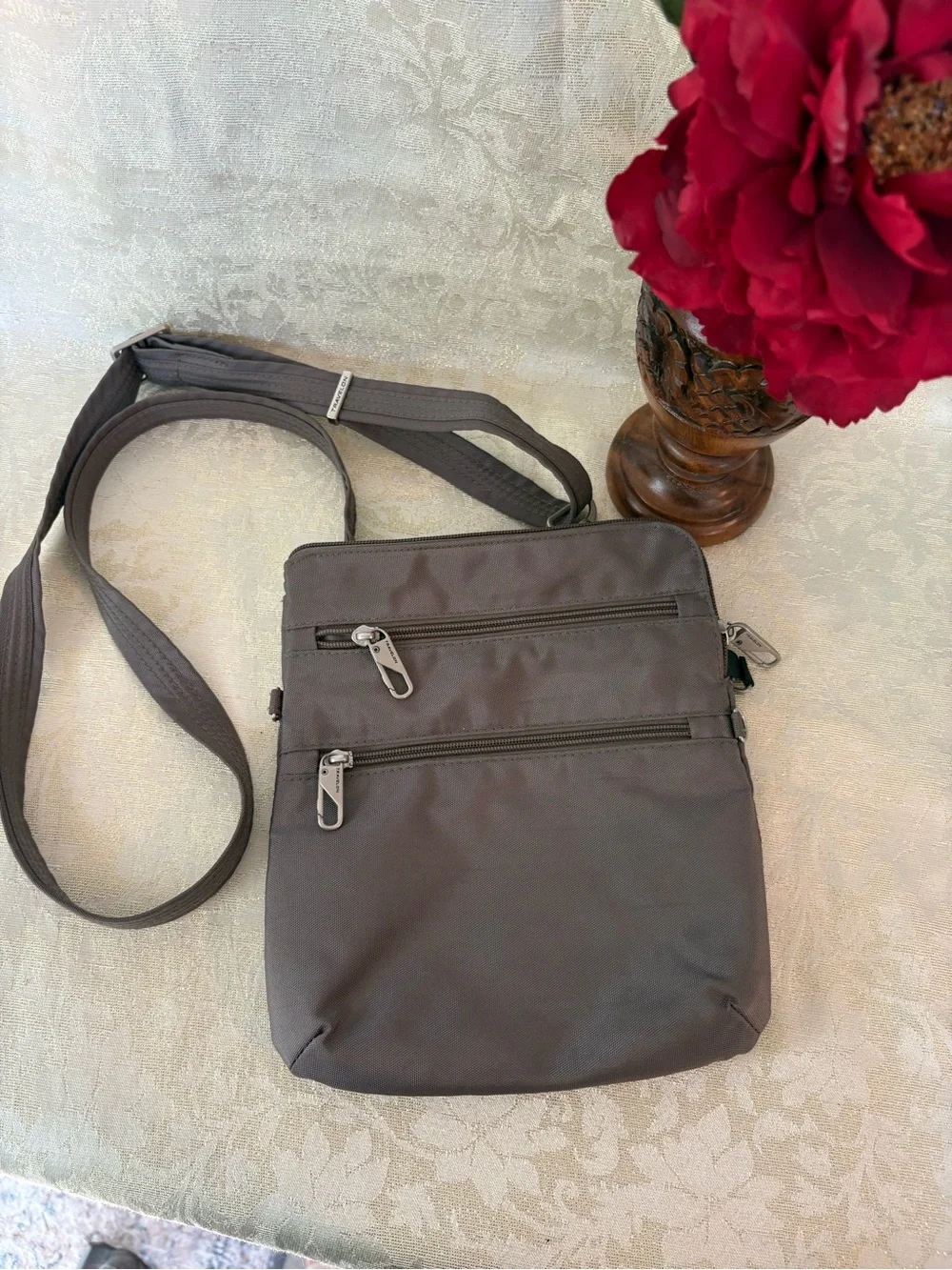 Travelon Unisex Crossbody Bag - Gray
